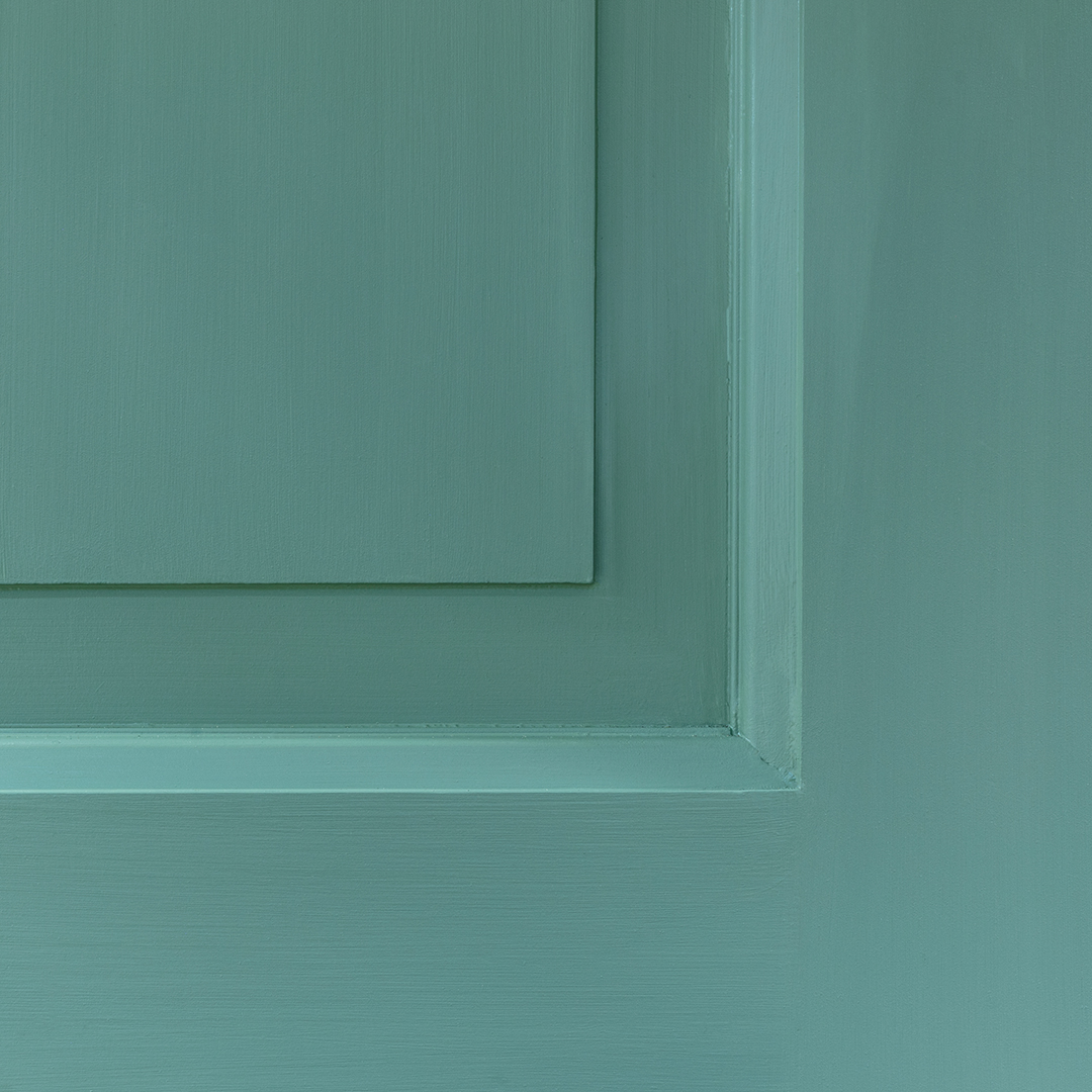 Detalj fr&aring;n spegeld&ouml;rr med frisad spegel.