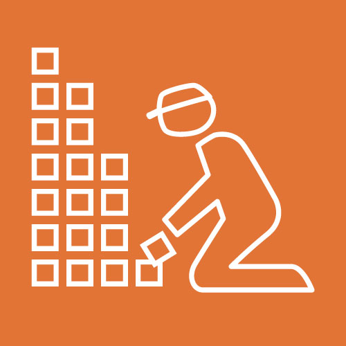 Pictogram i vitt p&aring; orange botten med figur som s&auml;tter kakel.