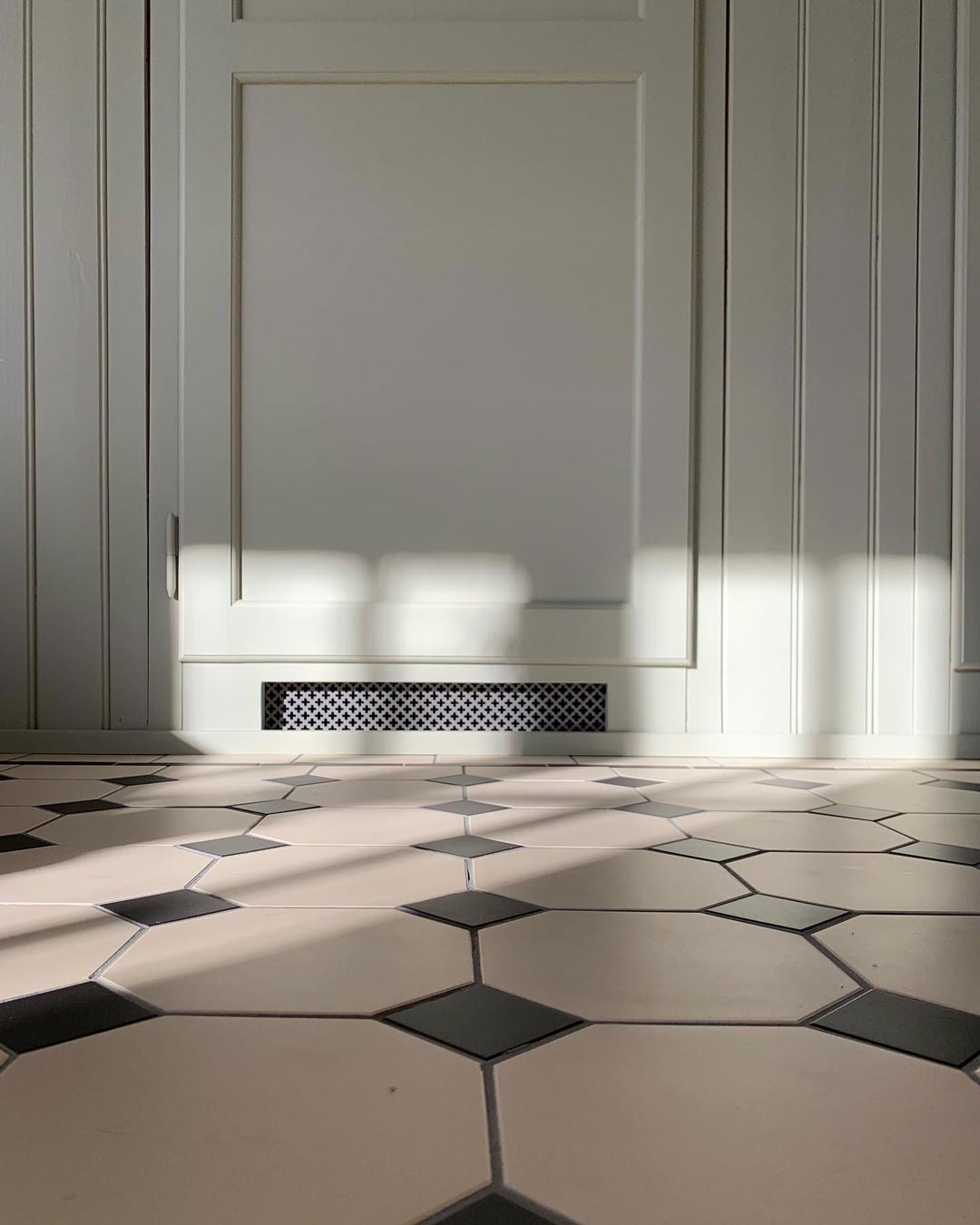 Victorian gulvfliser York i sort og hvid fra Byggfabriken